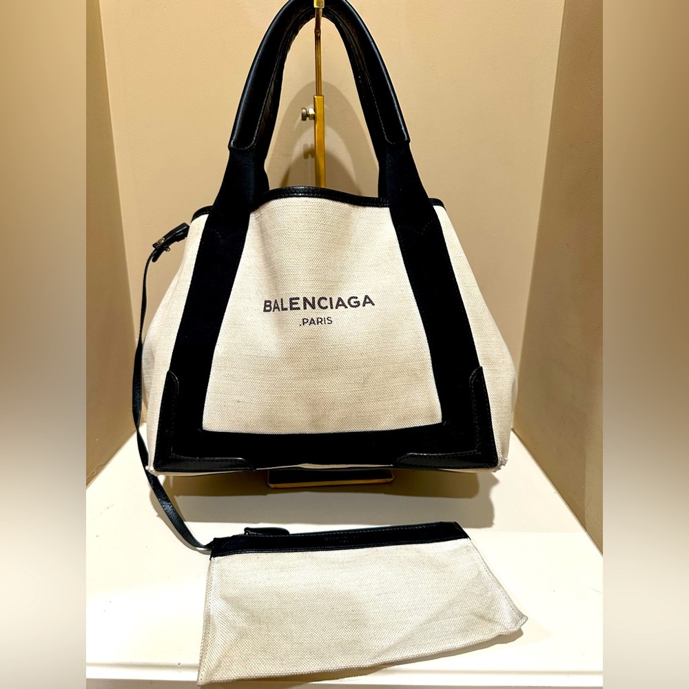 Balenciaga Cabas Black Tote w/pouch - Picture 1 of 14